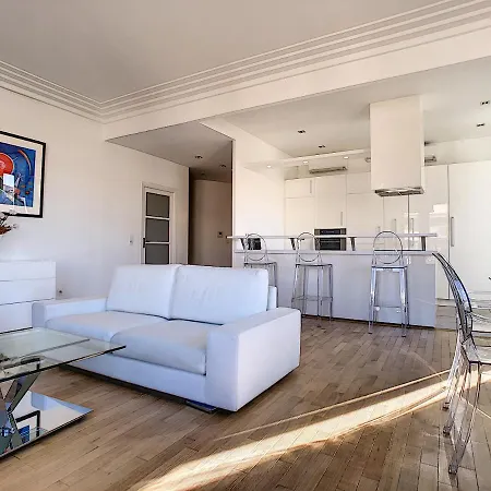 Nestor&jeeves - Les Aigles - Very Close Sea - Floor - Luxurious 니스