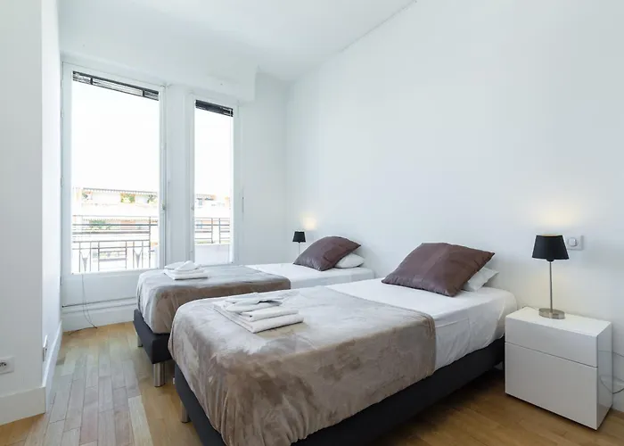 Nestor&jeeves - Les Aigles - Very Close Sea - Floor - Luxurious *