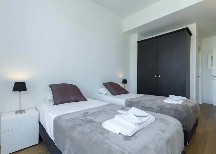 Nestor&jeeves - Les Aigles - Very Close Sea - Floor - Luxurious *